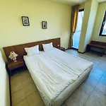 Kaya Солнечный берег