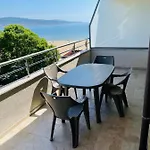 Kaya Apartment *
