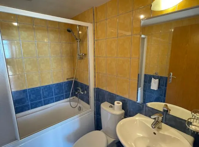 Kaya Slantchev Briag